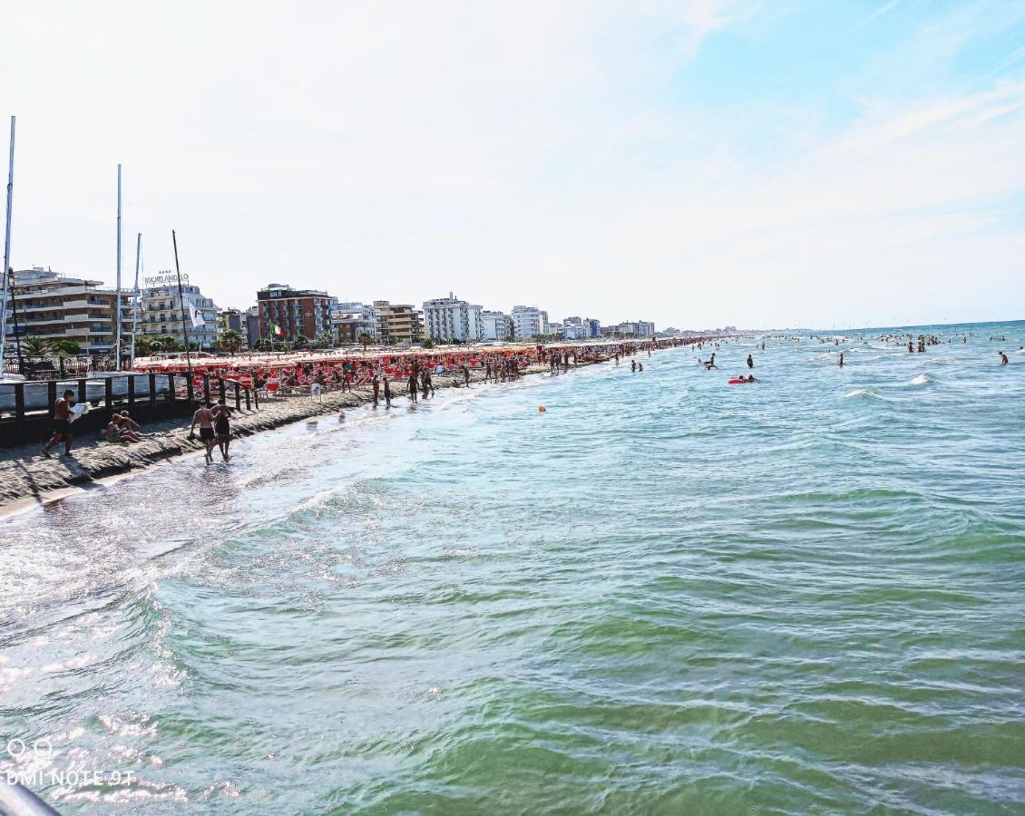 Hotel Garisenda B&B - In Centro A Riccione - Zewnętrze zdjęcie