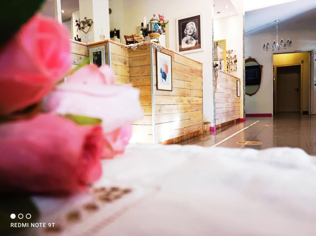 Hotel Garisenda B&B - In Centro A Riccione - Zewnętrze zdjęcie