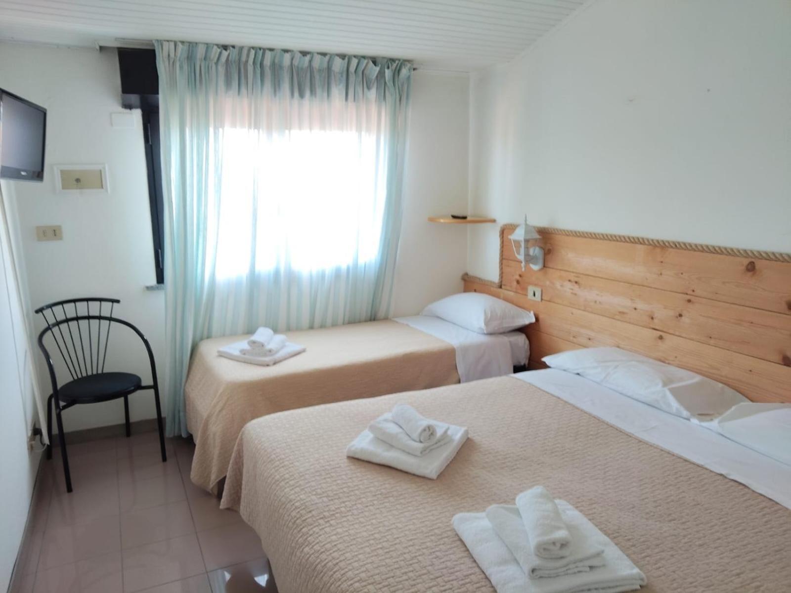 Hotel Garisenda B&B - In Centro A Riccione - Zewnętrze zdjęcie