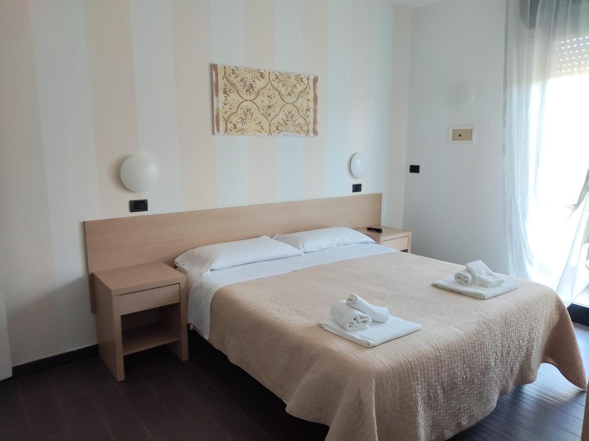Hotel Garisenda B&B - In Centro A Riccione - Zewnętrze zdjęcie