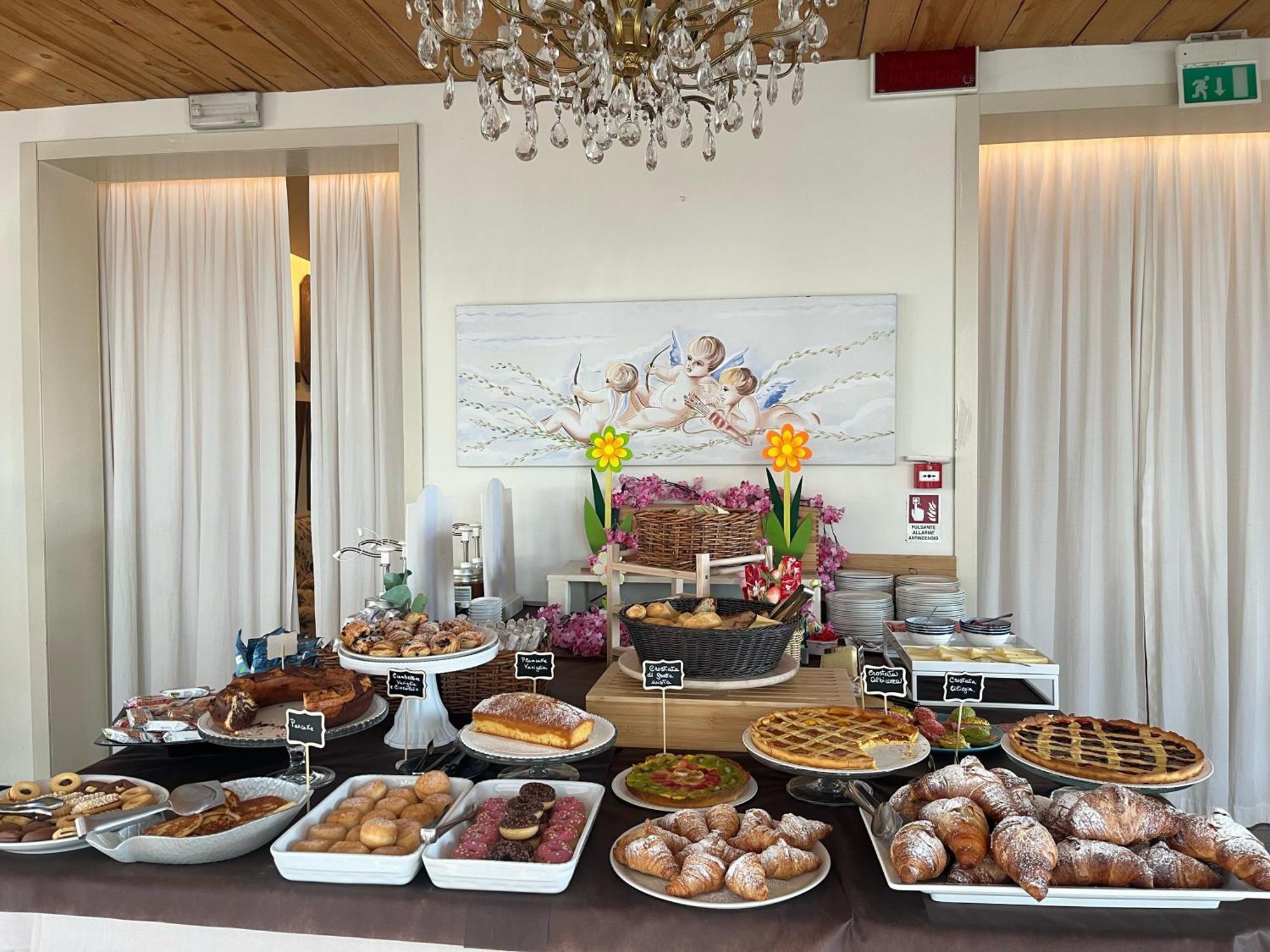 Hotel Garisenda B&B - In Centro A Riccione - Zewnętrze zdjęcie