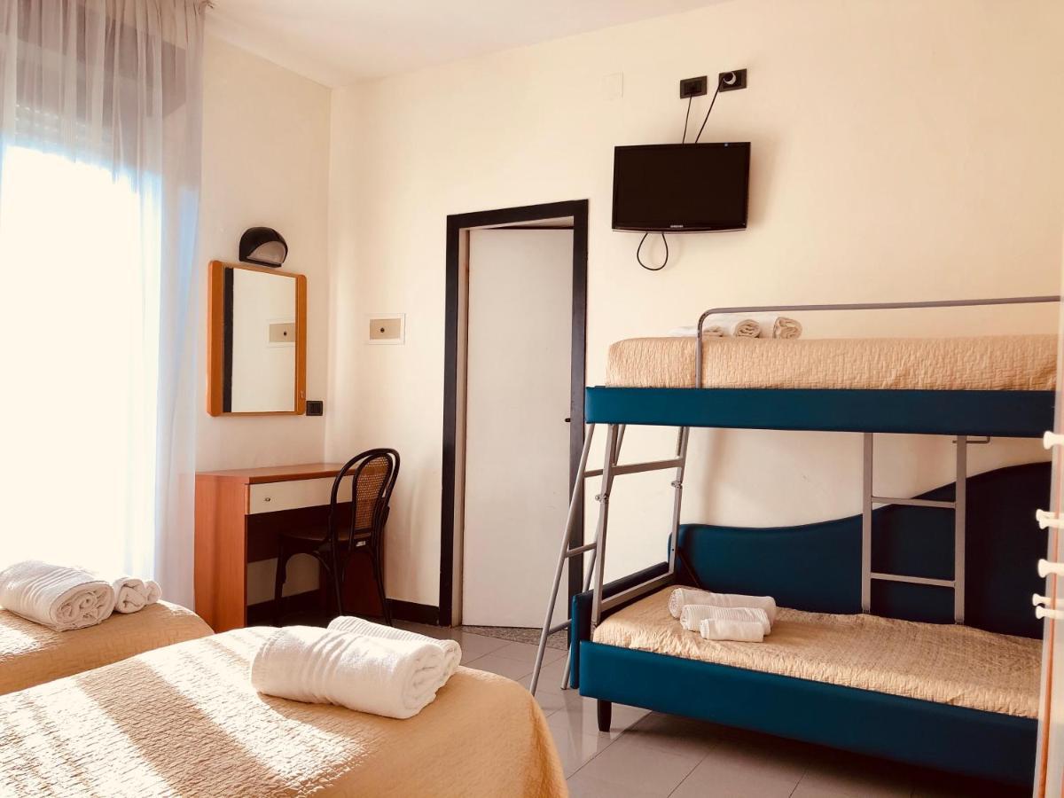 Hotel Garisenda B&B - In Centro A Riccione - Zewnętrze zdjęcie