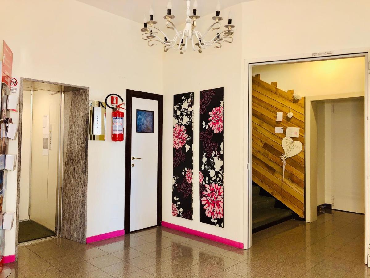 Hotel Garisenda B&B - In Centro A Riccione - Zewnętrze zdjęcie